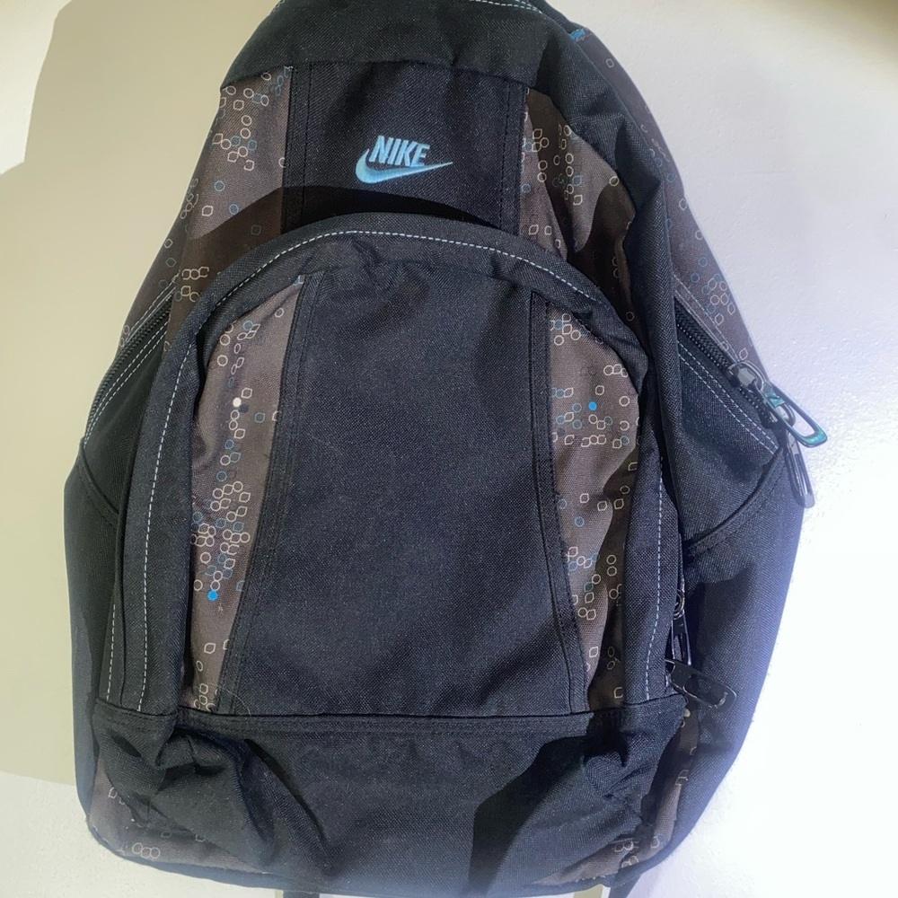Nike Black and Patterned Men's Backpack - Picture 6 of 7